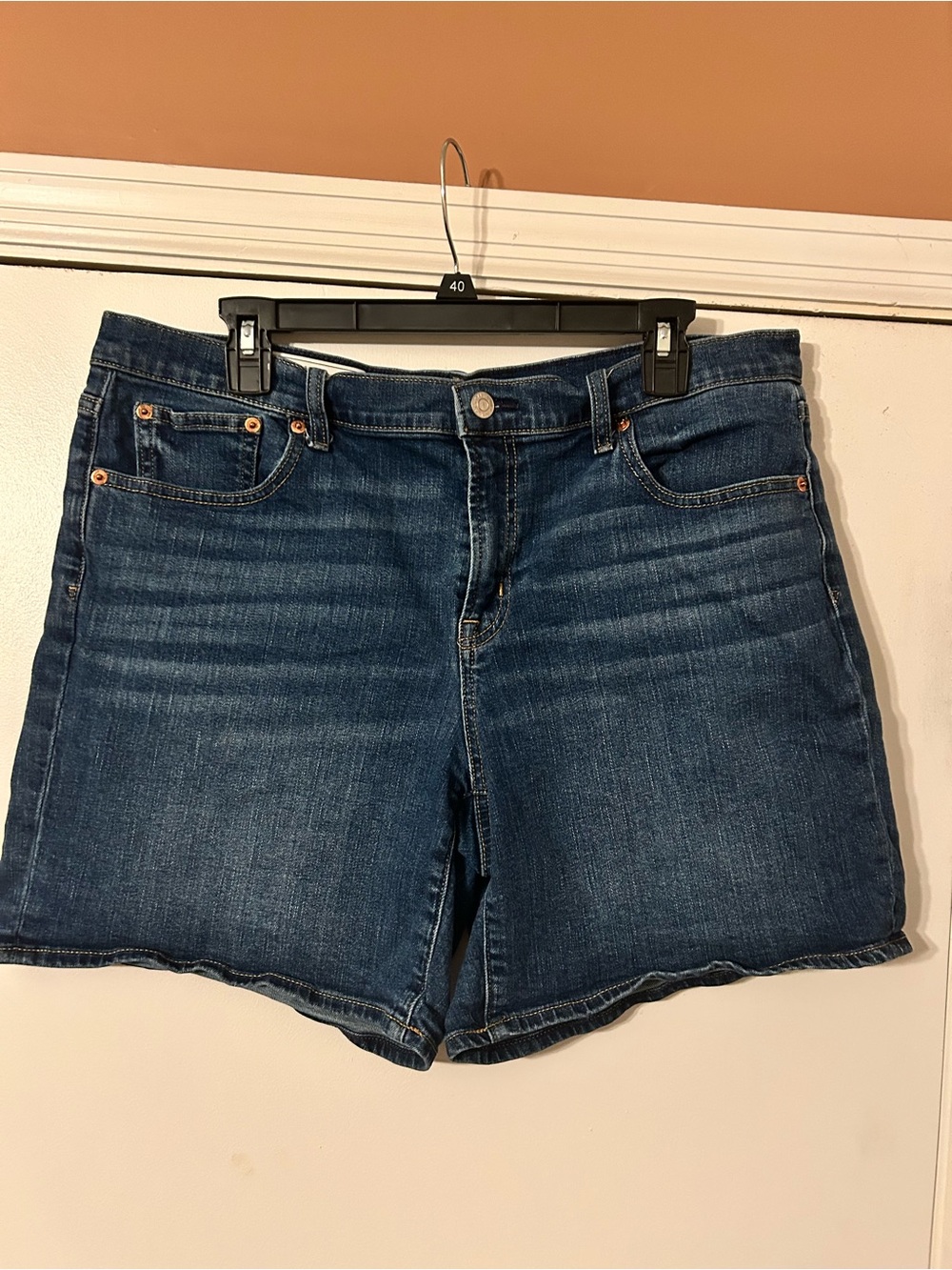GAP Denim Mid Rise 5” Shorts Size 32 Dark Wash Stretch Jean Shorts